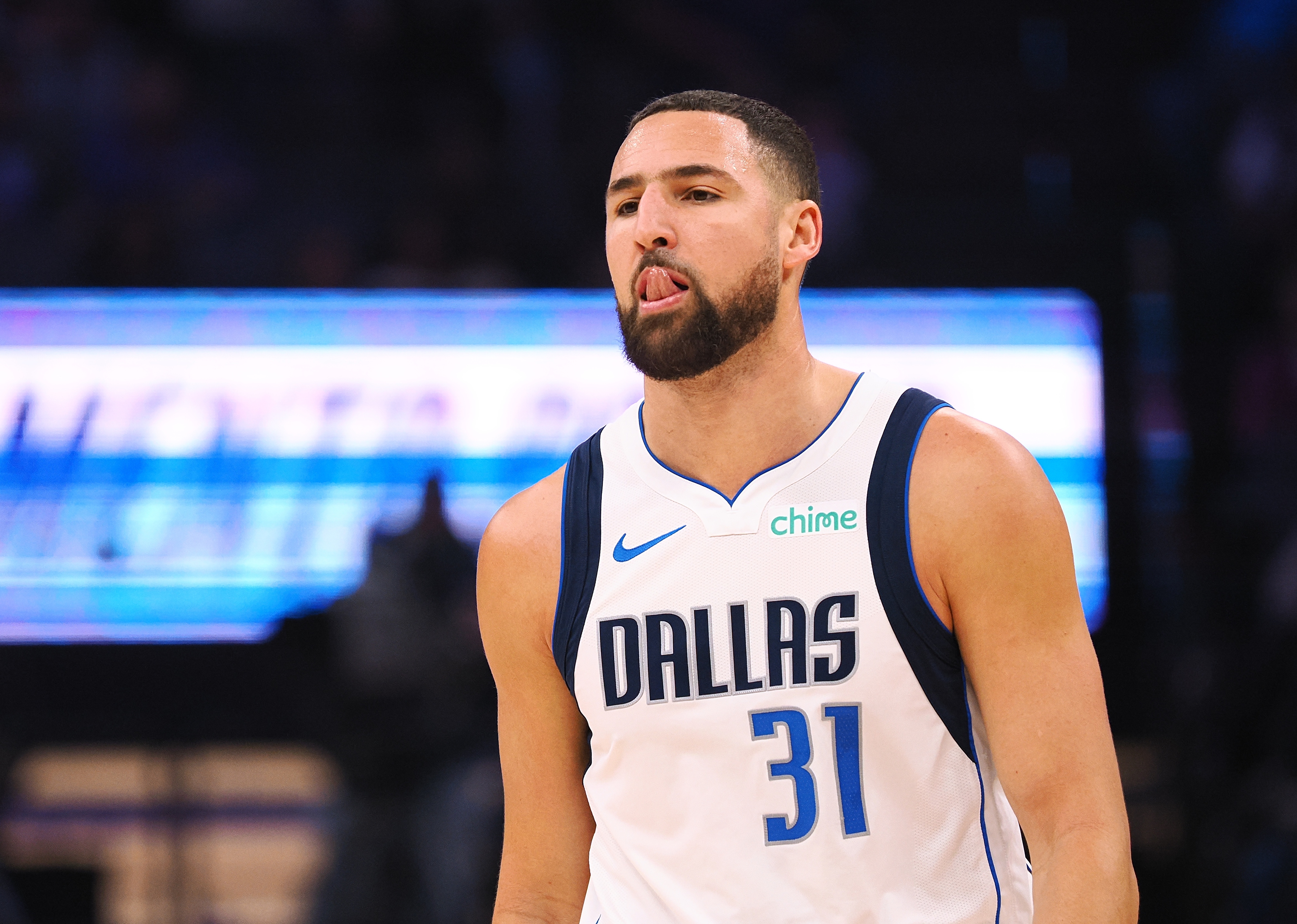 星空体育网址-佛光乍现！克莱全场三分球9投6中 拿下18分2板1助1断1帽&amp;正负值+9