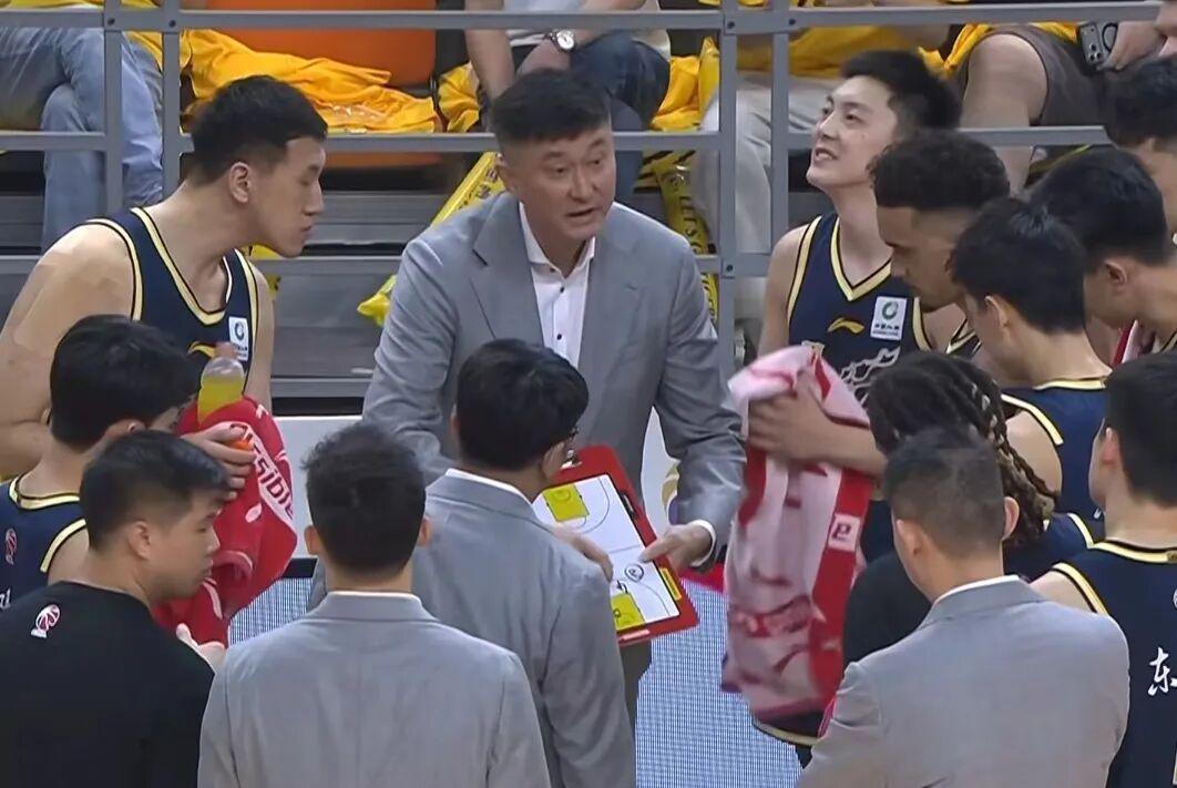 星空体育入口-广东男篮加时3分险胜北京，张皓嘉读秒绝杀 胡明轩23+6奎因39+9+8